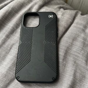 iPhone 12 Speck Grip case
